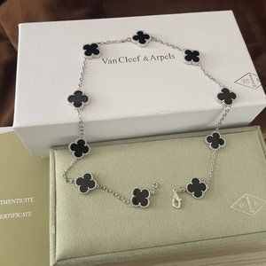 Black 10 Motif Alhambra Lapis Van Cleef & Arpels Necklace Paper